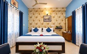 Hotel Anand Lok